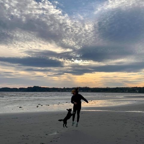 Meet your Posher, Alyssa - Picture 1 of 1